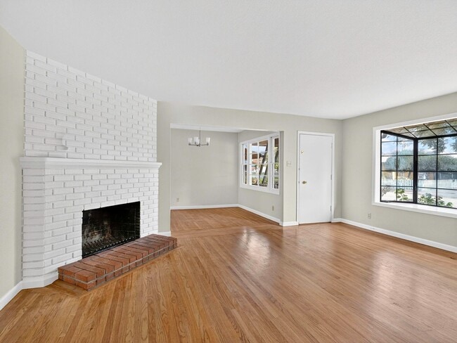 2127 Berkeley Dr in Santa Rosa, CA - Building Photo - Building Photo