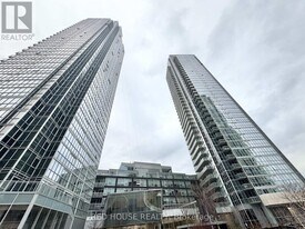 2916 Hwy 7 W in Vaughan, ON - Building Photo