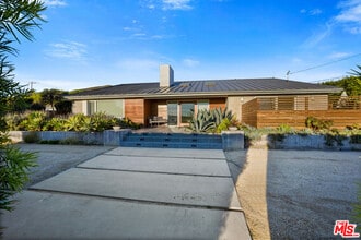 30479 Morning View Dr in Malibu, CA - Building Photo - Building Photo