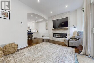 38 Bell Manor Dr in Toronto, ON - Building Photo - Building Photo