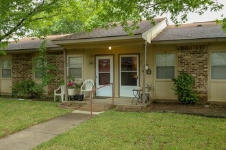 125 Janis St in Alvarado, TX - Building Photo - Building Photo