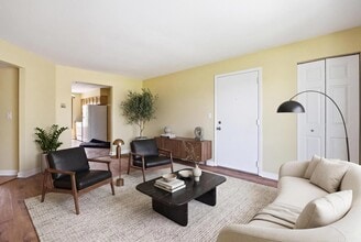 744 Briar Hill Ln in Addison, IL - Building Photo - Building Photo