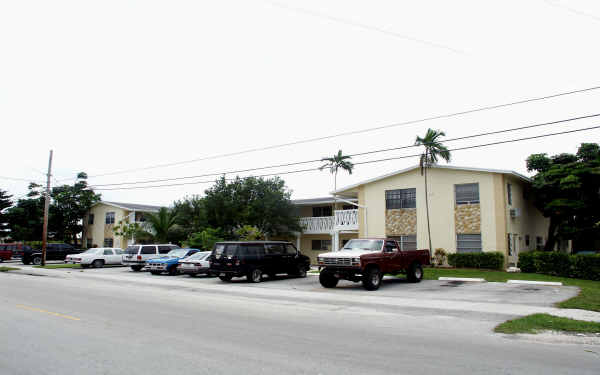 410 SW 15th St in Pompano Beach, FL - Building Photo - Building Photo