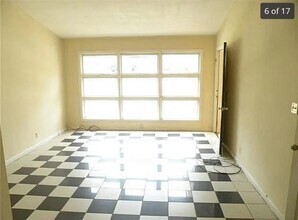 2041 Olive Springs Rd SE in Marietta, GA - Foto de edificio - Building Photo