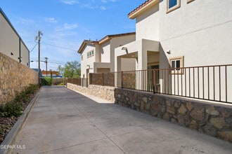 6305 Palo Verde Pl in El Paso, TX - Building Photo - Building Photo