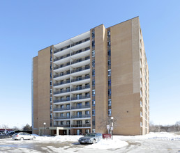 Bryden Apartments in Guelph, ON - Building Photo - Building Photo