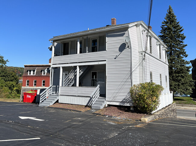 225 Water St in Fitchburg, MA - Building Photo - Building Photo