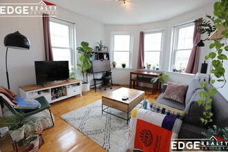 164 Strathmore Rd, Unit 21 in Boston, MA - Foto de edificio - Building Photo