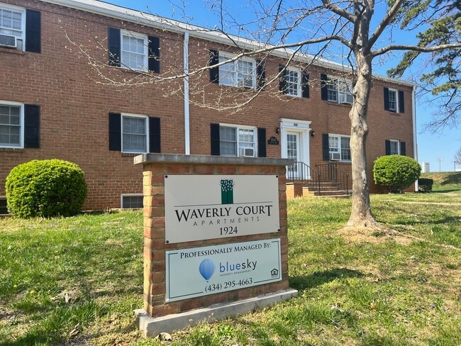 Waverly Court in Charlottesville, VA - Foto de edificio - Building Photo
