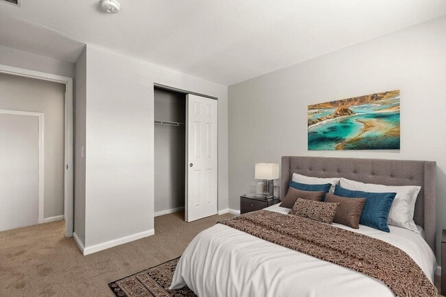 Coves at Columbus on Mayfield Place in Bexley, OH - Foto de edificio - Building Photo