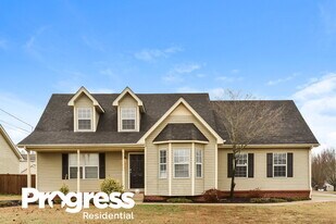 178 Shiloh Dr in La Vergne, TN - Building Photo