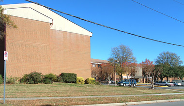Granby House in Norfolk, VA - Foto de edificio - Building Photo