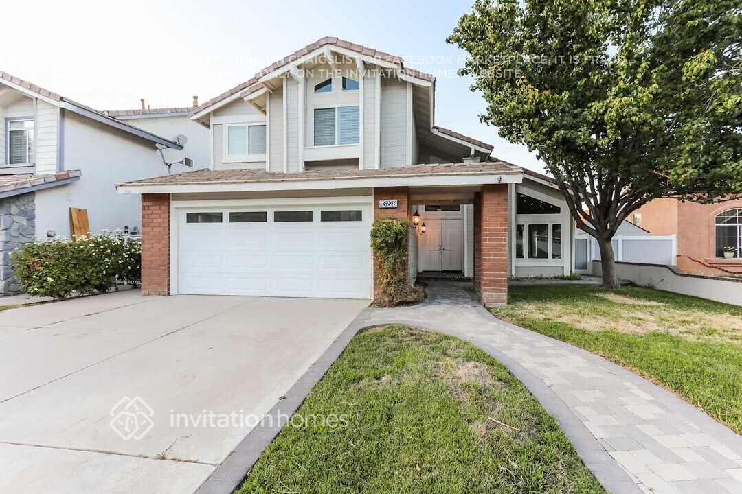 13228 Spur Branch Cir in Corona, CA - Building Photo