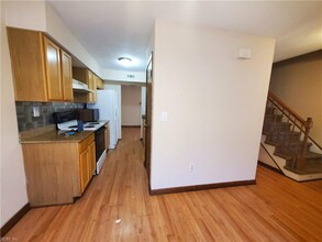 5489 Davis Way in Virginia Beach, VA - Building Photo - Building Photo