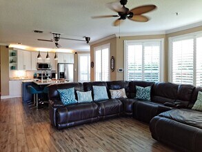 434 Bouchelle Dr in New Smyrna Beach, FL - Building Photo - Building Photo