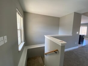 133 Creek View Dr in St. Robert, MO - Building Photo - Building Photo