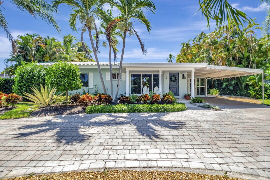 301 NW 3rd Ct in Boca Raton, FL - Foto de edificio