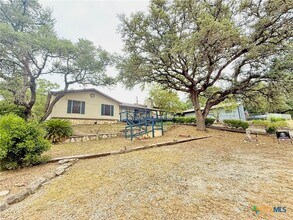 103 Crestview Dr in Canyon Lake, TX - Building Photo - Building Photo