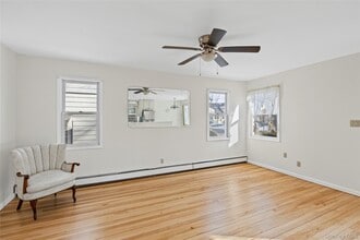 39 Stewart St in Floral Park, NY - Building Photo - Building Photo