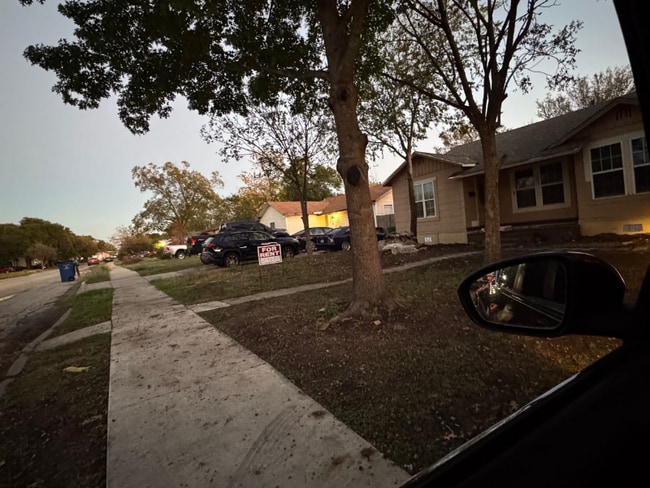 426 W Hermine Blvd in San Antonio, TX - Building Photo - Building Photo