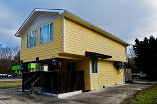 412 James St in Rossville, GA - Building Photo