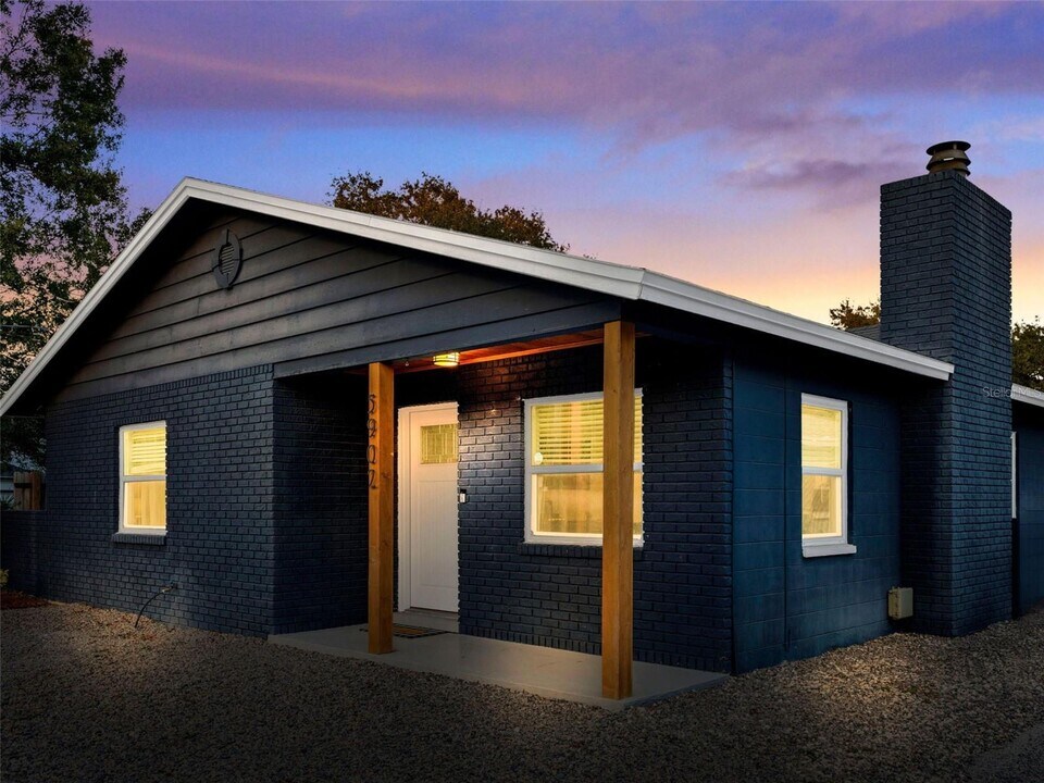 5902 S Switzer Ave in Tampa, FL - Building Photo