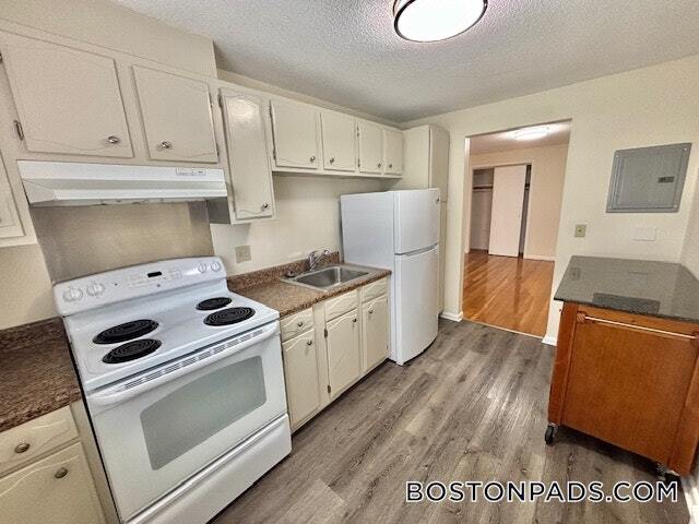 52 Mill St