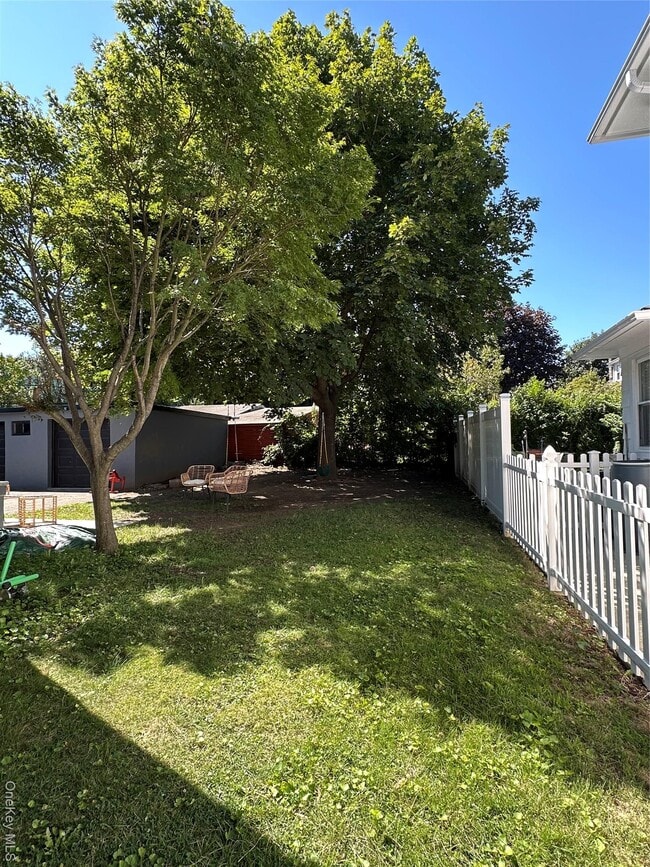 12 Bellew Ave in Eastchester, NY - Building Photo - Building Photo
