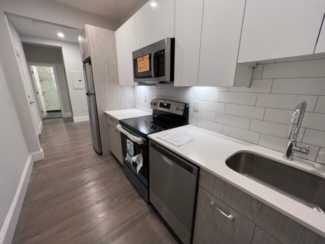 132 Jersey St, Unit 8 in Boston, MA - Foto de edificio - Building Photo