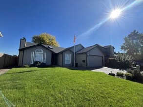 10136 SW Evergreen Ct in Wilsonville, OR - Building Photo - Building Photo