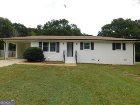 1229 Fairview Dr in Monroe, GA - Building Photo