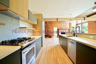 10 Herrera Ct in San Anselmo, CA - Building Photo - Building Photo