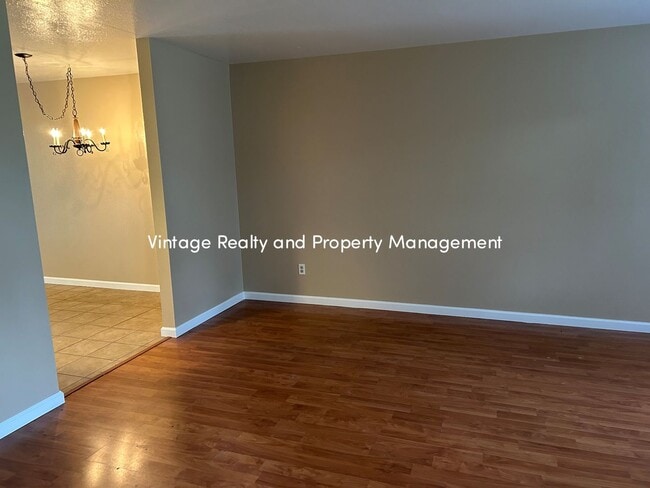 3311 Mill Springs Dr in Stockton, CA - Building Photo - Building Photo