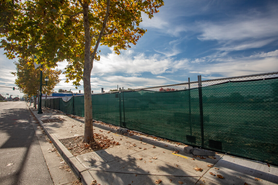 Fusion Townhomes and Live-work Homes in Hayward, CA - Building Photo