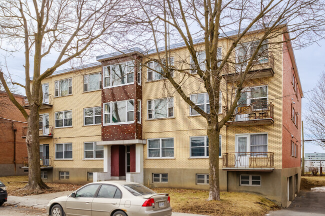 4200 Kindersley Av in Montréal, QC - Building Photo - Building Photo