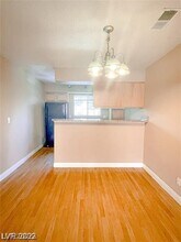 2750 S Durango Dr in Las Vegas, NV - Building Photo - Building Photo