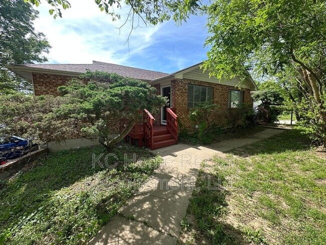 property at 1903 N 77th St