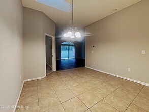 6075 Scenic Meadow Ln in Jacksonville, FL - Foto de edificio - Building Photo
