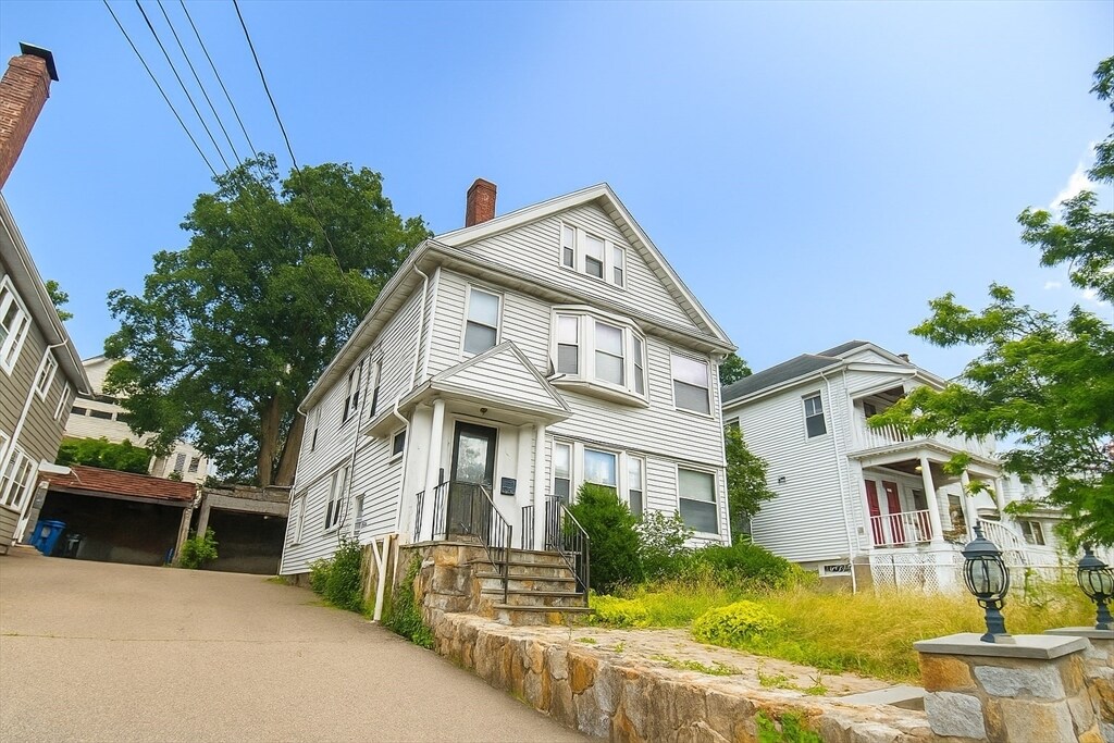 31 Gilbert Rd in Belmont, MA - Building Photo