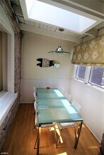 54 Dwight St, Unit 5 in Brookline, MA - Foto de edificio - Building Photo