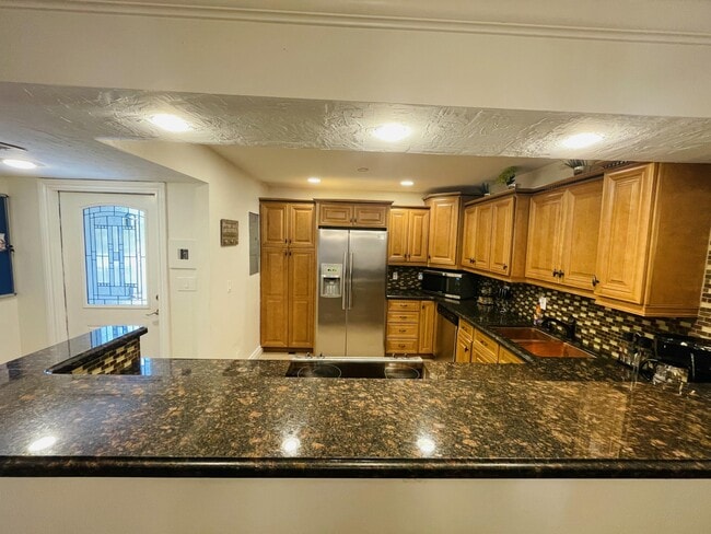 2924 NW 69th Ct in Fort Lauderdale, FL - Building Photo - Building Photo