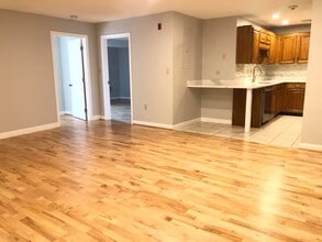 39 Parlin St, Unit 203 in Everett, MA - Building Photo - Building Photo