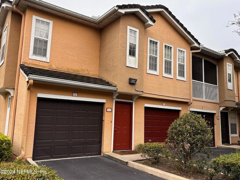 10075 Gate Pkwy N, Unit 2413 in Jacksonville, FL - Building Photo