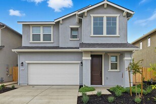 1317 W Sedona Ave in Visalia, CA - Building Photo