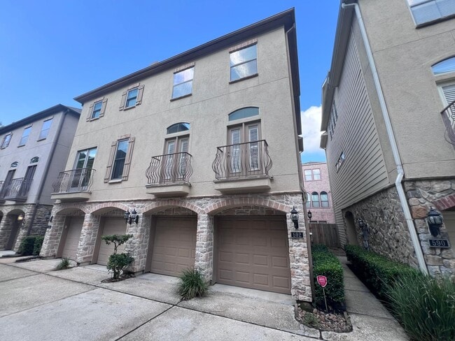 592 Bomar St in Houston, TX - Building Photo - Building Photo