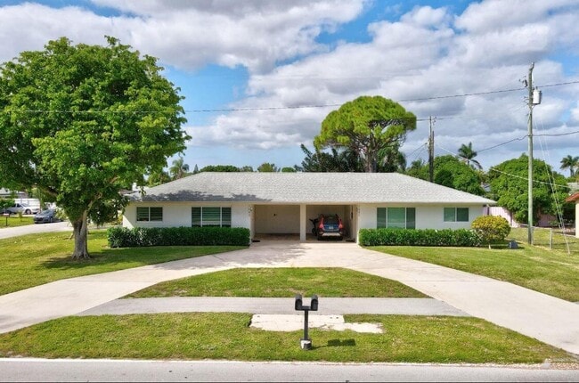 7643 Overlook Rd in Hypoluxo, FL - Building Photo - Building Photo