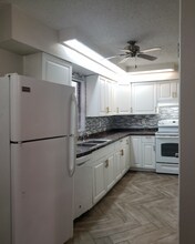805 Maple Ave in Fruitland Park, FL - Building Photo - Building Photo