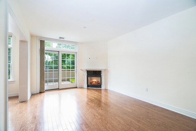 101 Sheldrake Pl, Unit 6 in Mamaroneck, NY - Building Photo - Building Photo