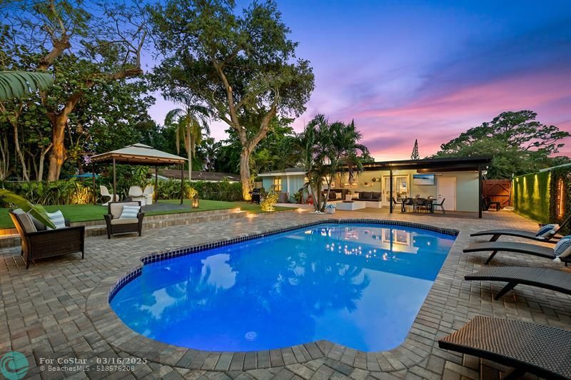 1813 SW 10th Ct in Fort Lauderdale, FL - Foto de edificio