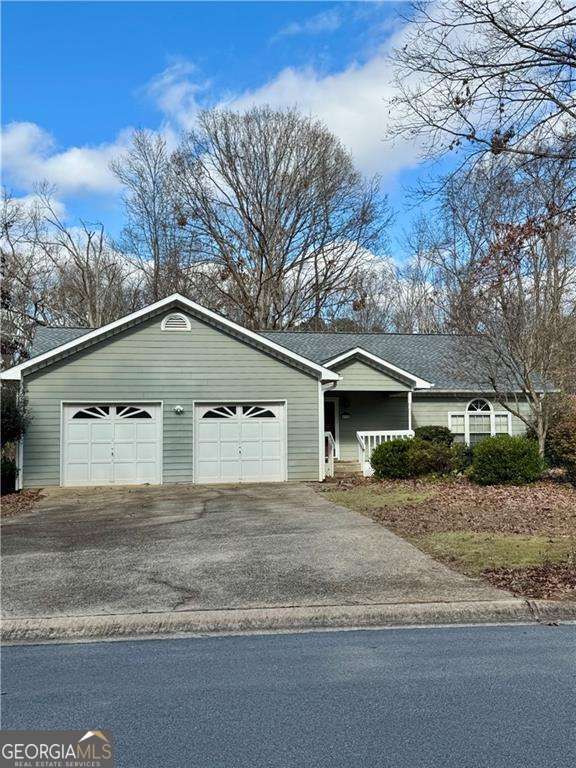 property at 910 Thousand Oaks Dr